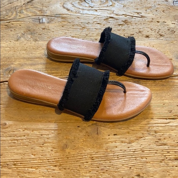 ANDRE ASSOUS COMFORTABLE BLACK NANETTE FLAT THONG SANDALS SZ 11 - Picture 2 of 5